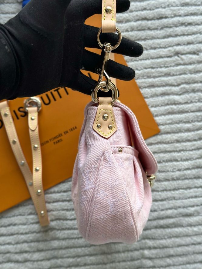 LOUIS-VUITTON-MONOGRAM-BAGS-WOMEN