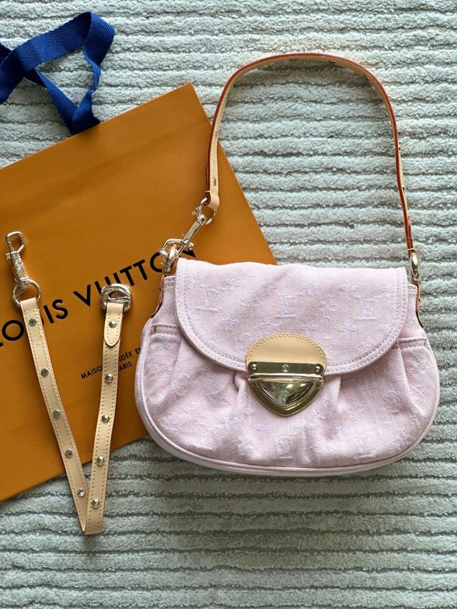 LOUIS-VUITTON-MONOGRAM-BAGS-WOMEN