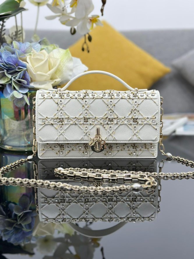 DIOR-DIAMOND-BAGS-WOMEN