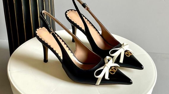 VALINTINO- SLINGBACK PUMP IN PATENT LEATHER AND KIDSKIN