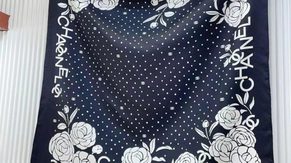 CHANEL-SCARF-WOMEN