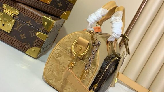 Louis Vuitton Keepall Bandoulière Handbag