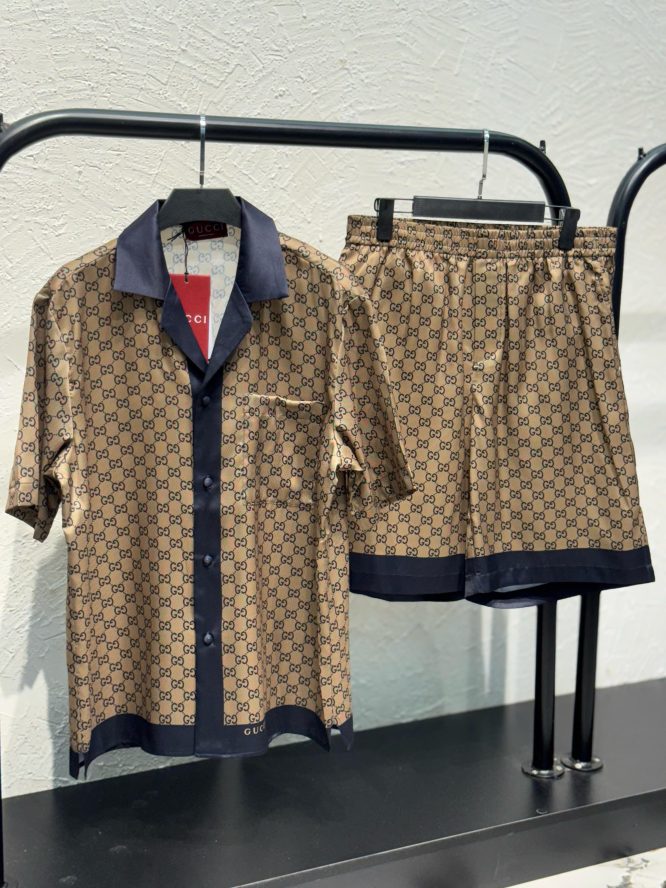 Gucci Printed silk shirt&Shorts set