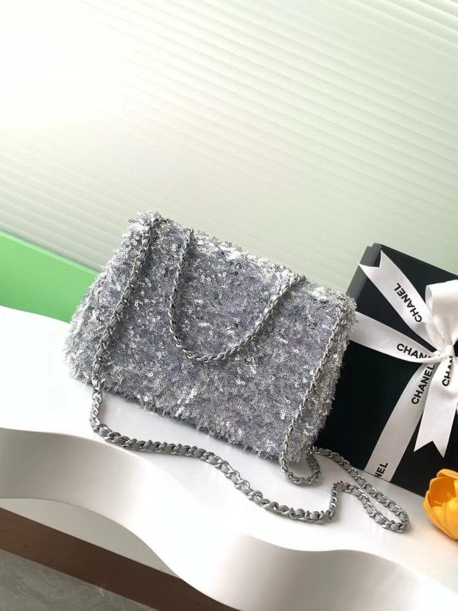 CHANEL-SEQUINS-BAG-WOMEN