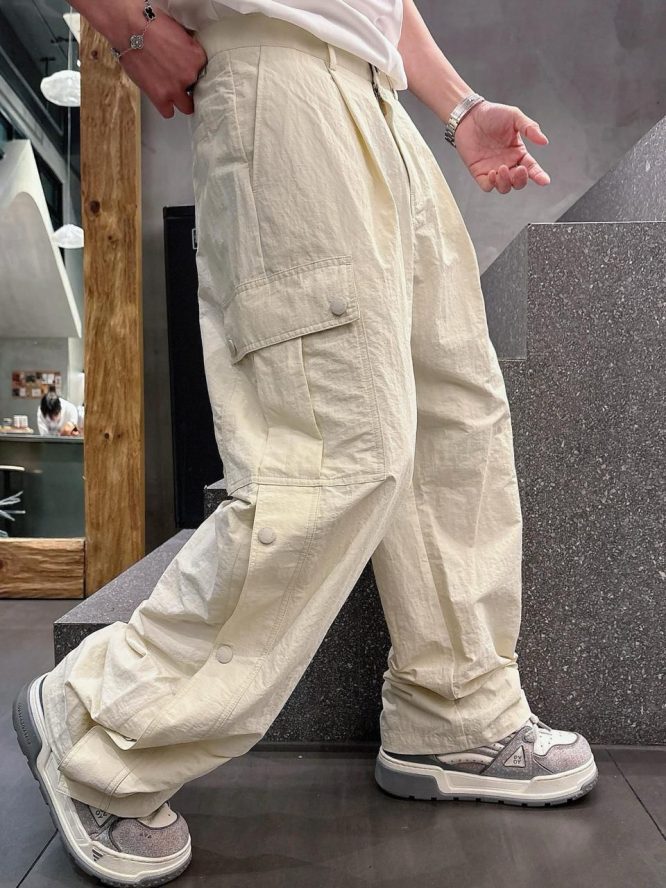 BALENCIAGA-CARGO-PANTS-MEN