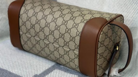 GUCCI-VANITY-BAG-WOMEN