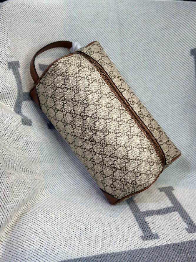 GUCCI-VANITY-BAG-WOMEN