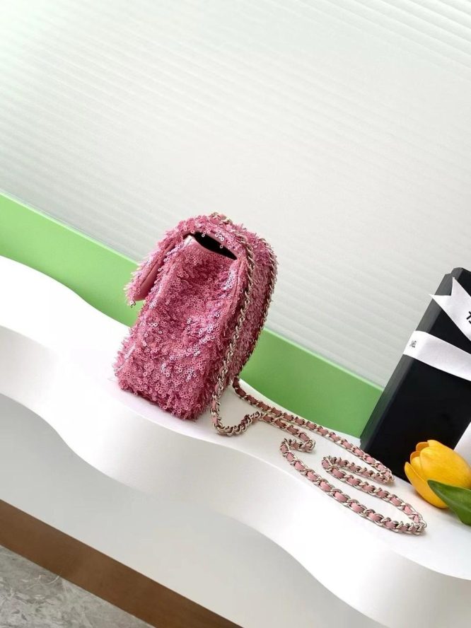 CHANEL-SEQUINS-BAG-WOMEN