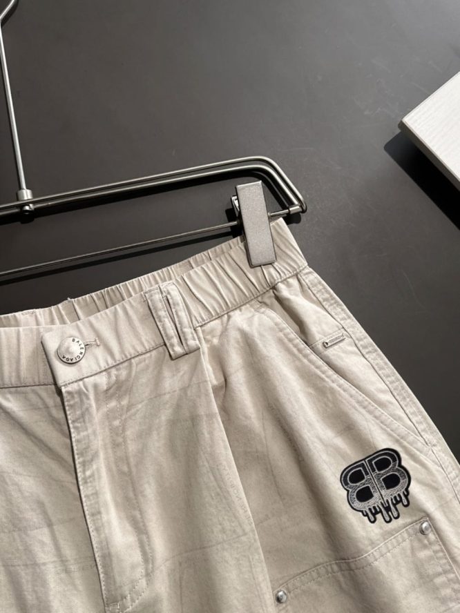 BALENCIAGA-25-CARGO-SHORT-MEN