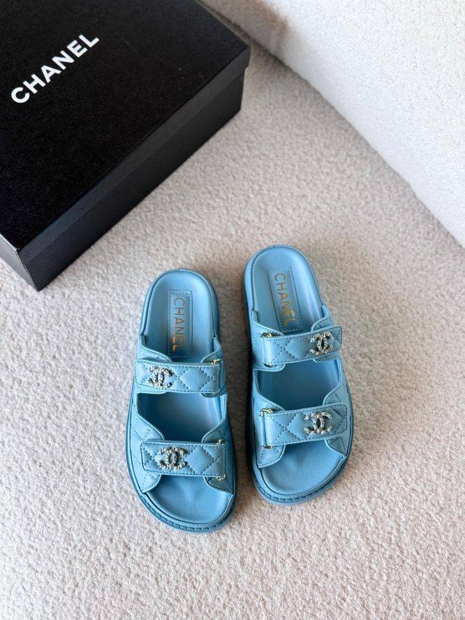 CHANEL-DAD-SANDALS-WOMEN
