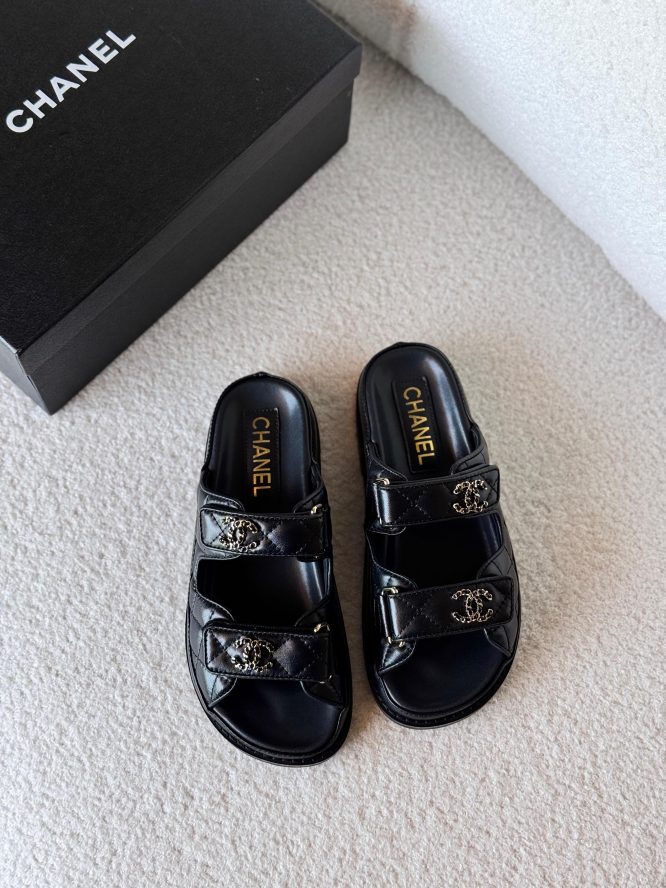 CHANEL-DAD-SANDALS-WOMEN