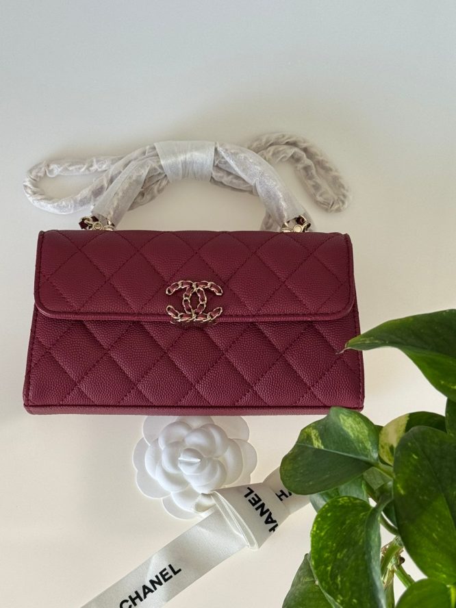 CHANEL-FLAP-BAG-WOMEN