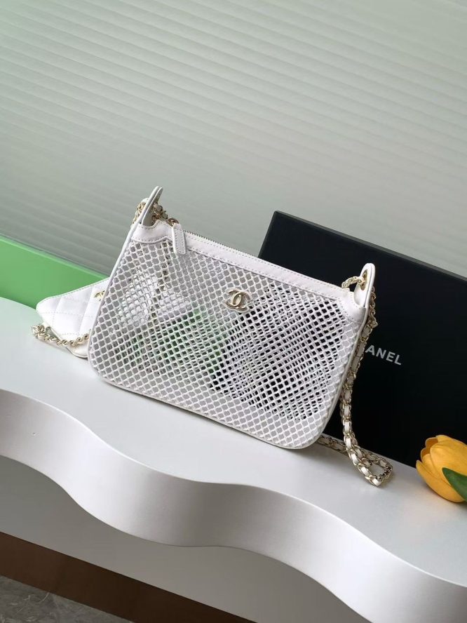 CHANEL-MESH-BAG-WOMEN