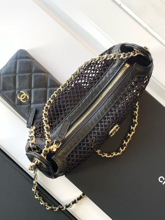 CHANEL-MESH-BAG-WOMEN