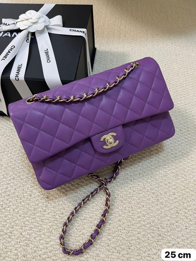 CHANEL-FLAP-BAG-WOMEN