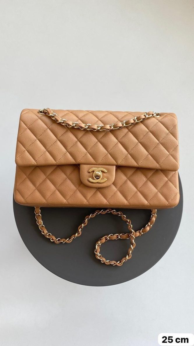 CHANEL-FLAP-BAG-WOMEN