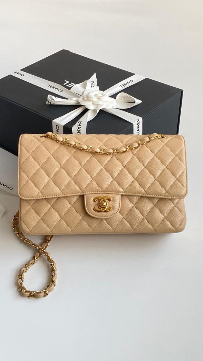 CHANEL-FLAP-BAG-WOMEN