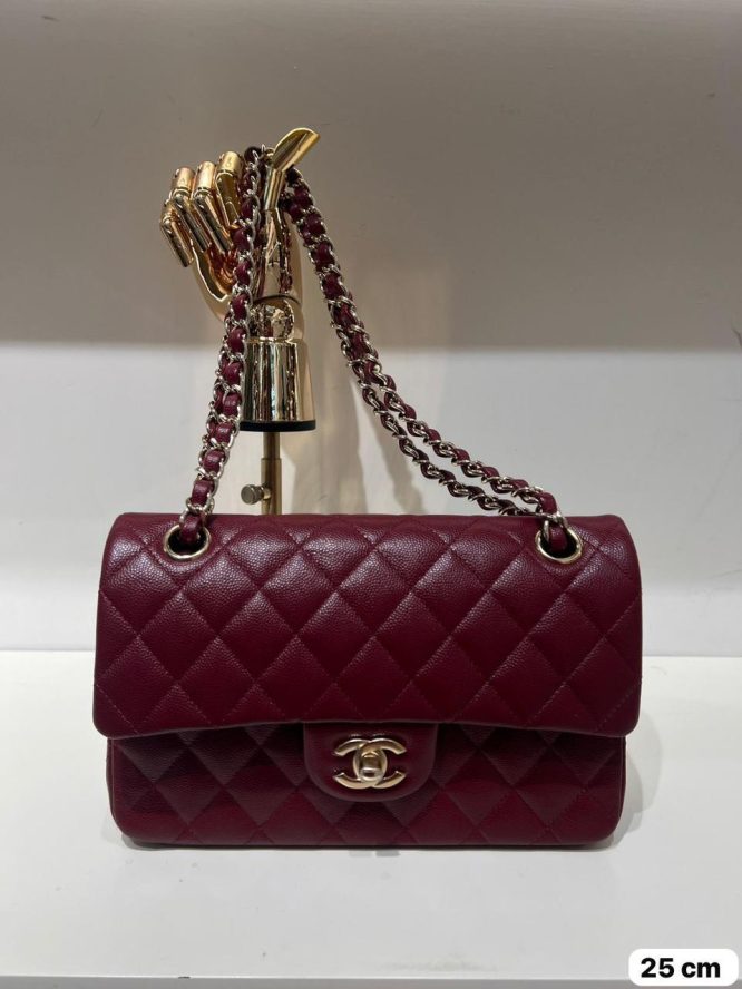 CHANEL-FLAP-BAG-WOMEN