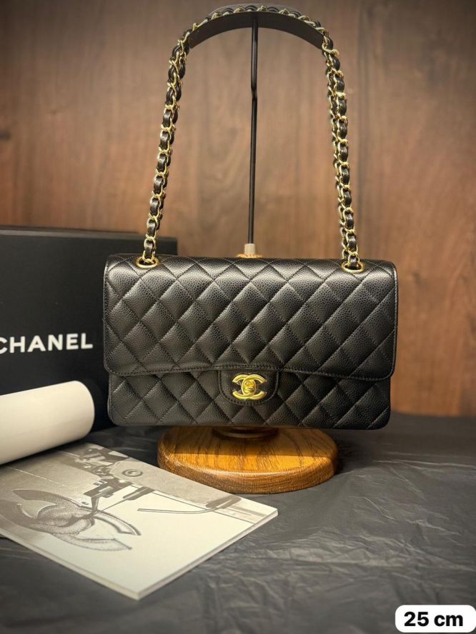CHANEL-FLAP-BAG-WOMEN
