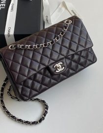 CHANEL-FLAP-BAG-WOMEN
