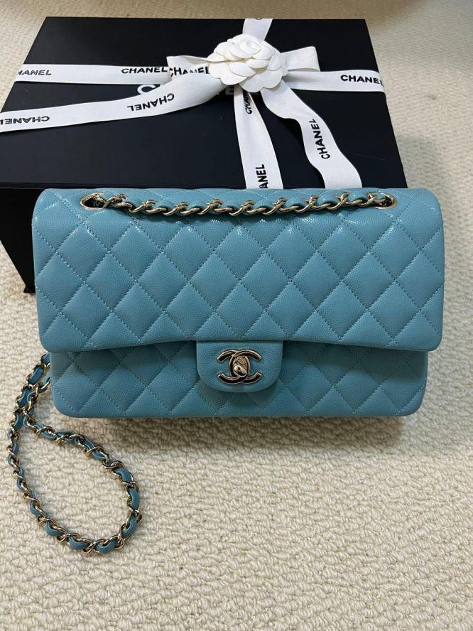 CHANEL-FLAP-BAG-WOMEN