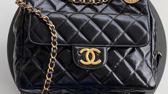 CHANEL-HOBO-BAG-WOMEN