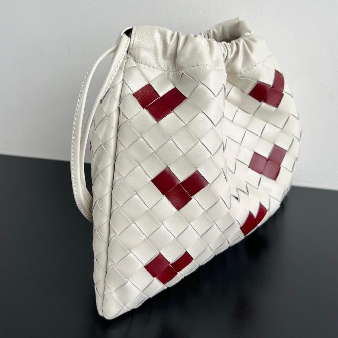 BOTTEGA-VENETA-DRAWSTRING-BAG-WOMEN
