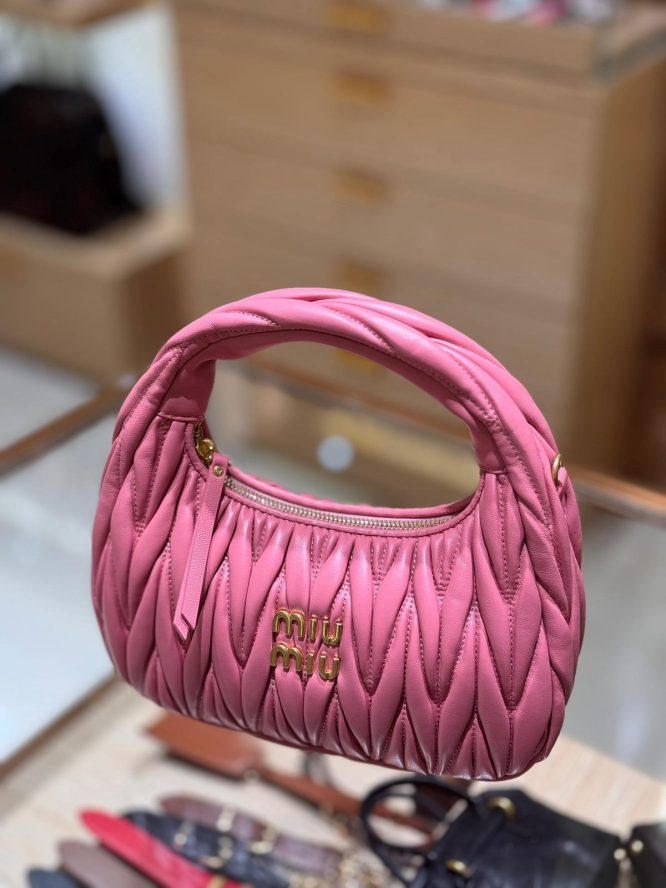 MIU MIU-WANDER-MATELASSE-BAG-WOMEN