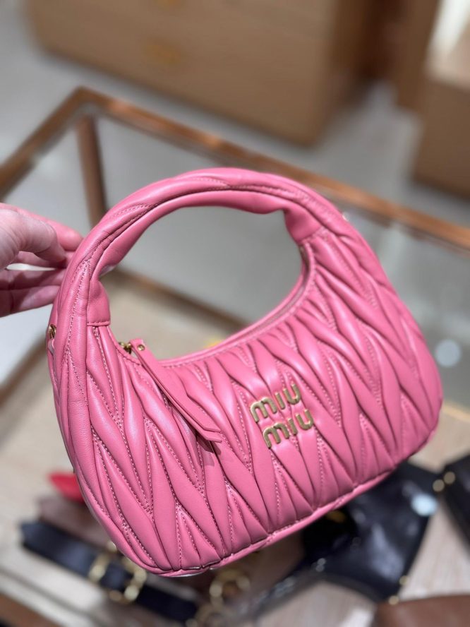 MIU MIU-WANDER-MATELASSE-BAG-WOMEN