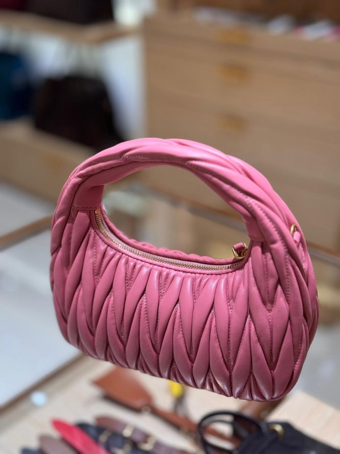 MIU MIU-WANDER-MATELASSE-BAG-WOMEN