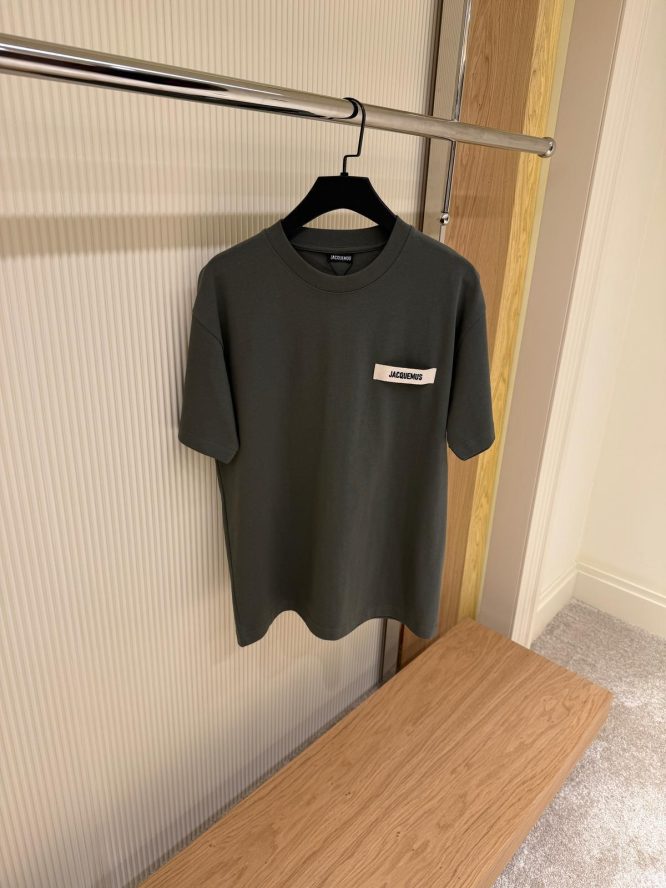 JACQUEMUS-T-SHIRT-MEN
