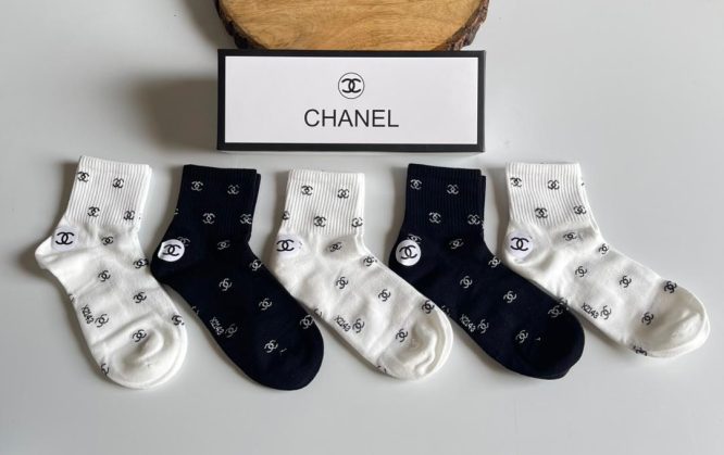 CHANEL-QUARTER-SOCKS-MEN
