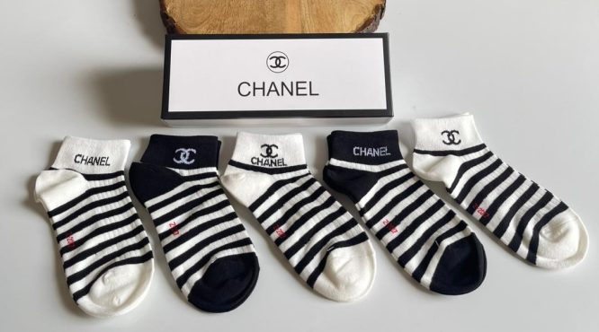 CHANEL-ANKLE-SOCKS-MEN