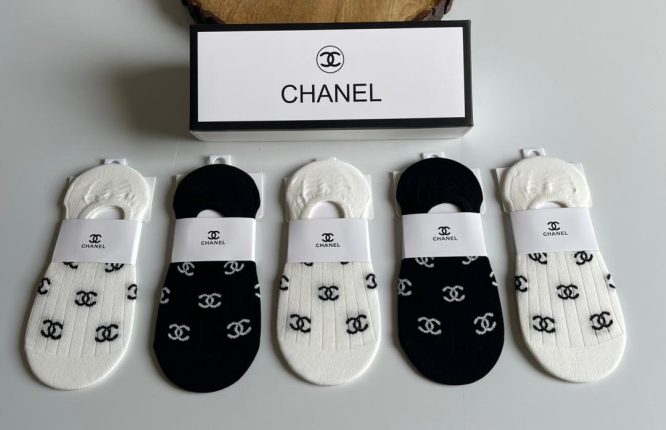 CHANEL-NO-SHOW-SOCKS-MEN