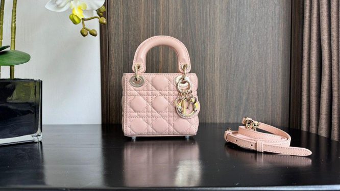 DIOR-MICRO-BAG-WOMEN