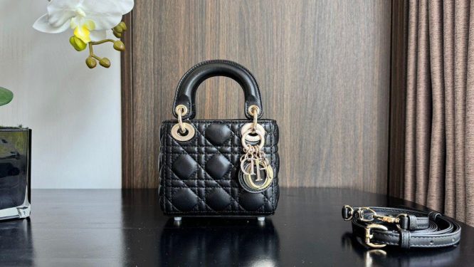 DIOR-MICRO-BAG-WOMEN