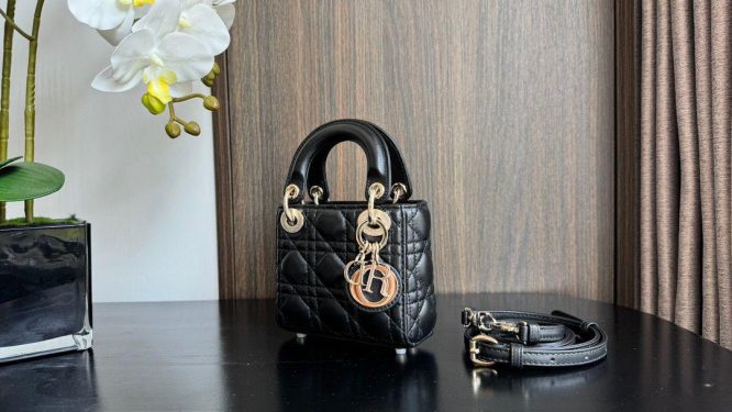DIOR-MICRO-BAG-WOMEN