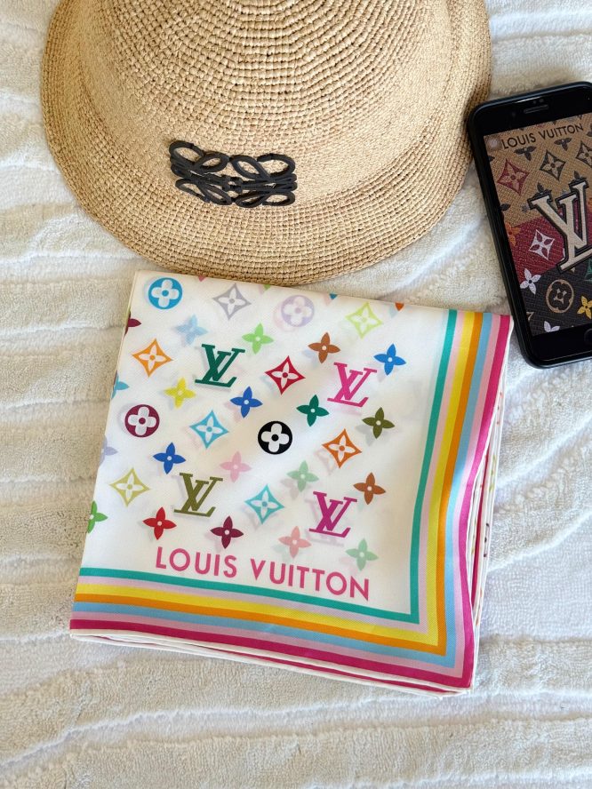 LOUIS-VUITTON-MULTICOLOR-SCARF-WOMEN