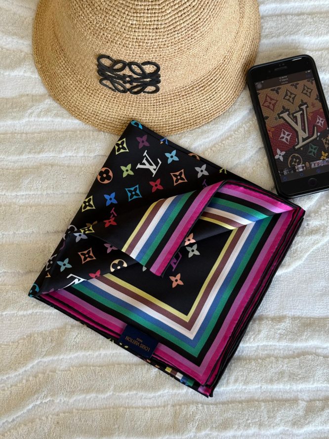LOUIS-VUITTON-MULTICOLOR-SCARF-WOMEN