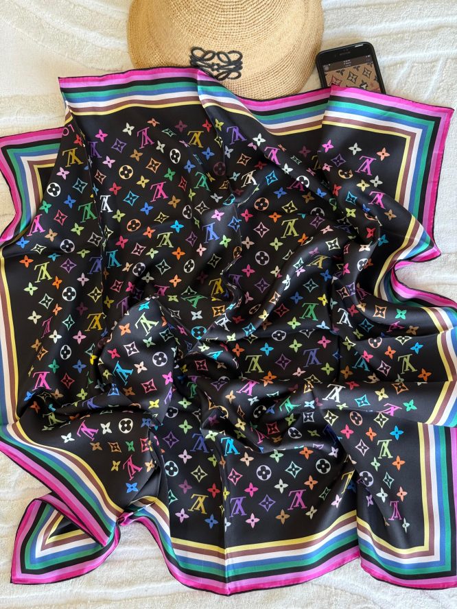 LOUIS-VUITTON-MULTICOLOR-SCARF-WOMEN