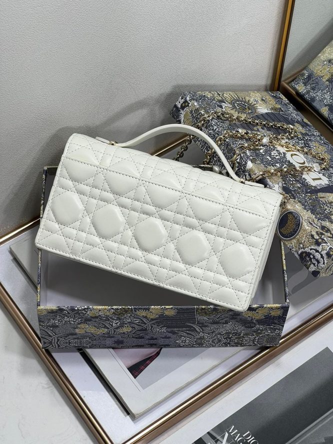DIOR-CANNAGE LAMBSKIN- BAG-WHITE