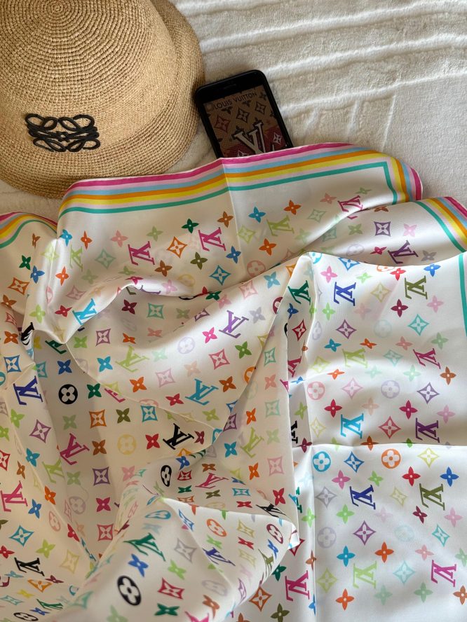 LOUIS-VUITTON-MULTICOLOR-SCARF-WOMEN