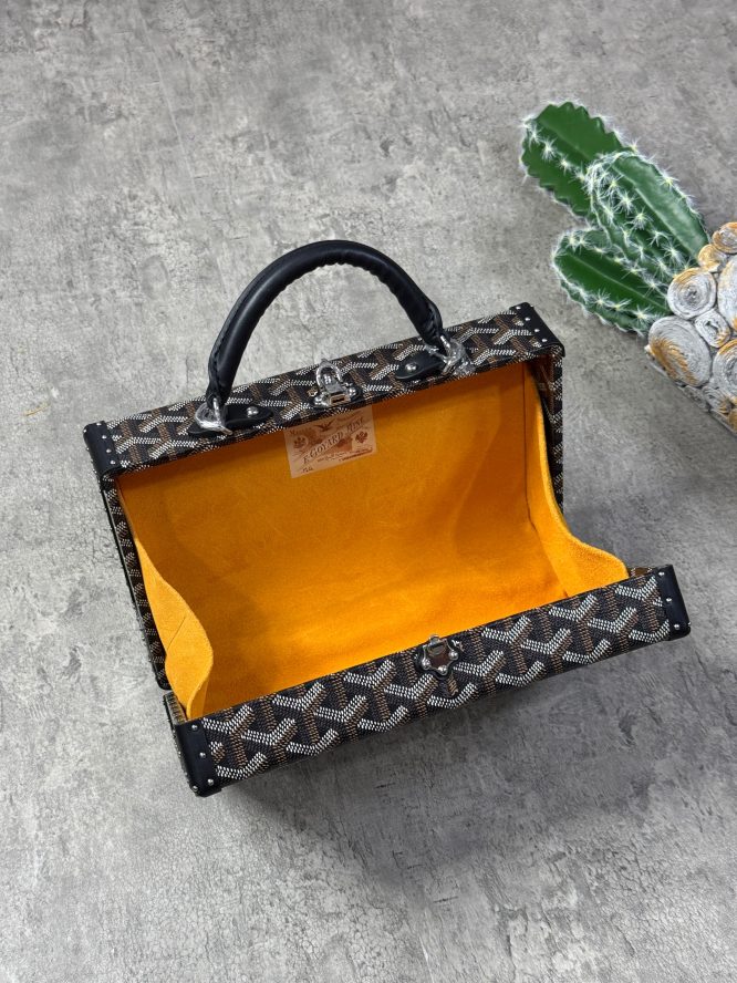 GOYARD-TRUNK-BAG-WOMEN