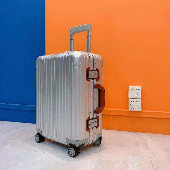 RIMOWA-SALSA-TROLLEY-BAG
