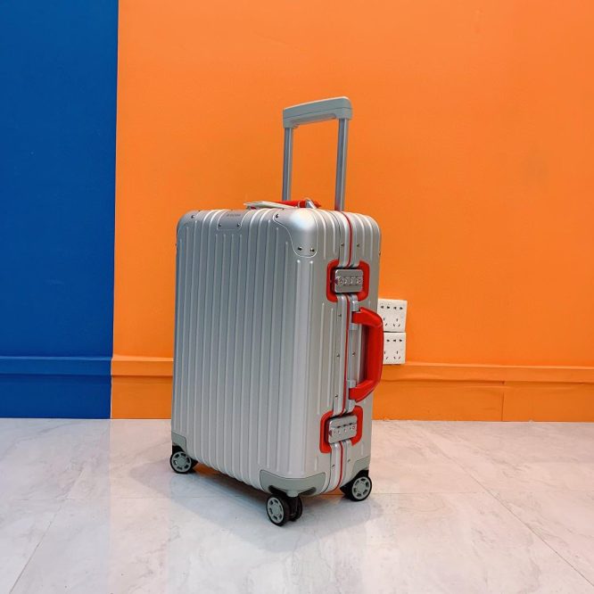 RIMOWA-SALSA-TROLLEY-BAG
