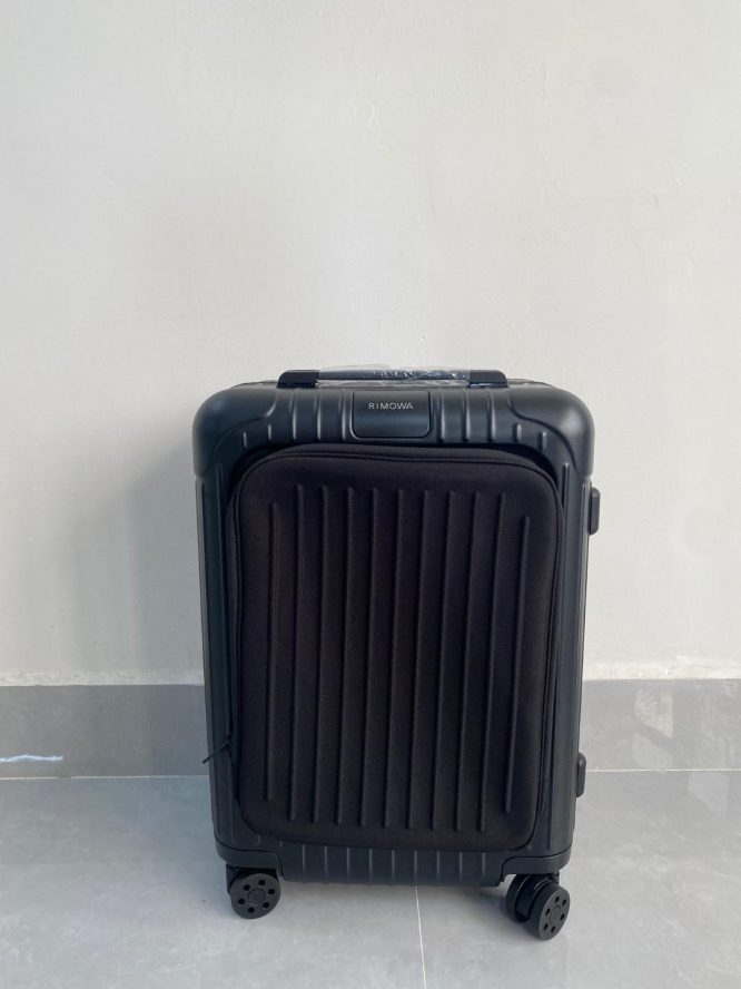 RIMOWA-SALSA-TROLLEY-BAG
