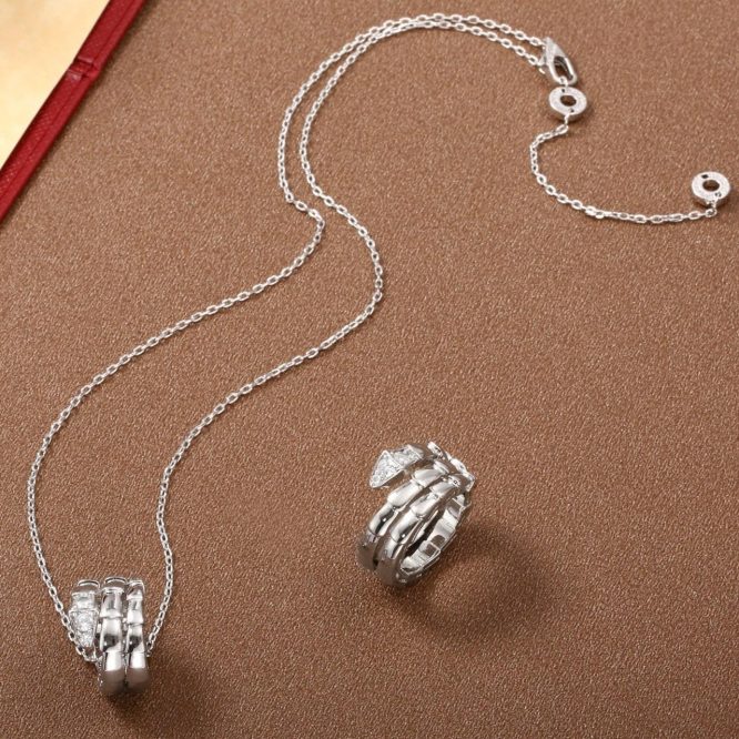 CHANEL-SET-NECKLACE-RING-WOMEN