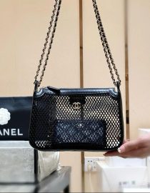 CHANEL-MESH-BAG-WOMEN
