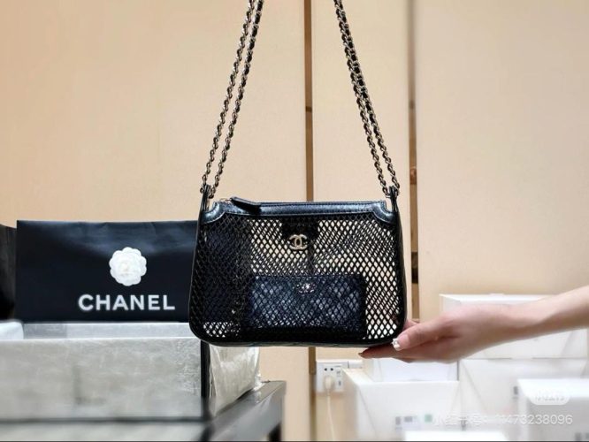 CHANEL-MESH-BAG-WOMEN