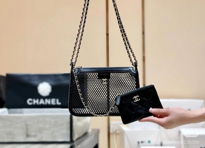 CHANEL-MESH-BAG-WOMEN